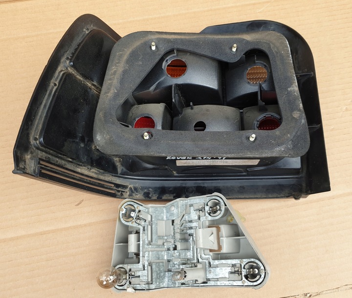 фото №11, Лампа ліва права задня вкладка rover 416i 214i оригінальний номер eu