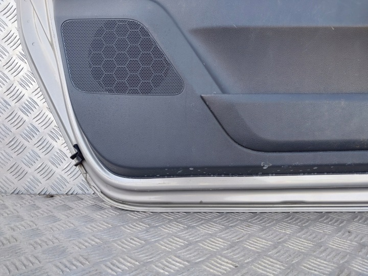 фото №8, 292. двері ліві зад skoda roomster 9202