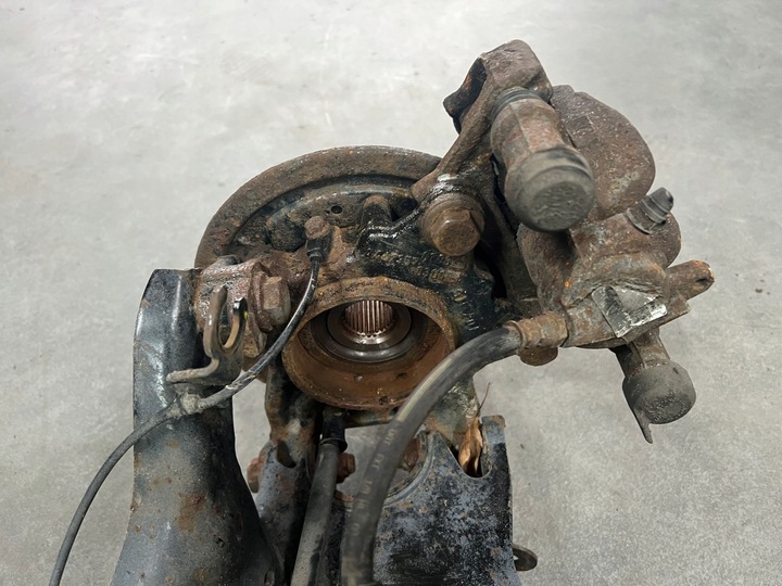 фото №7, Поворотна опора, ступиця правий зад mercedes v, vito w447