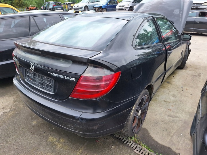фото №1, Mercedes c-klasa sport купе w203cl лампа зад правая 01-04