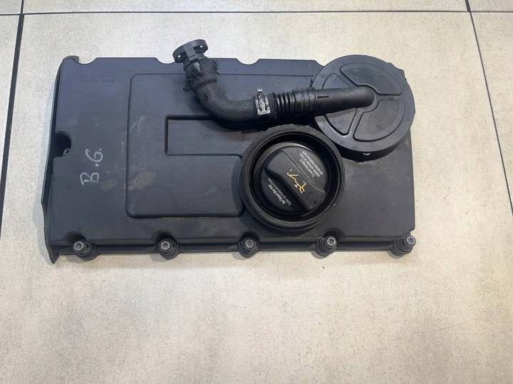 фото №1, Крышка клапанов passat b6 03g103469n