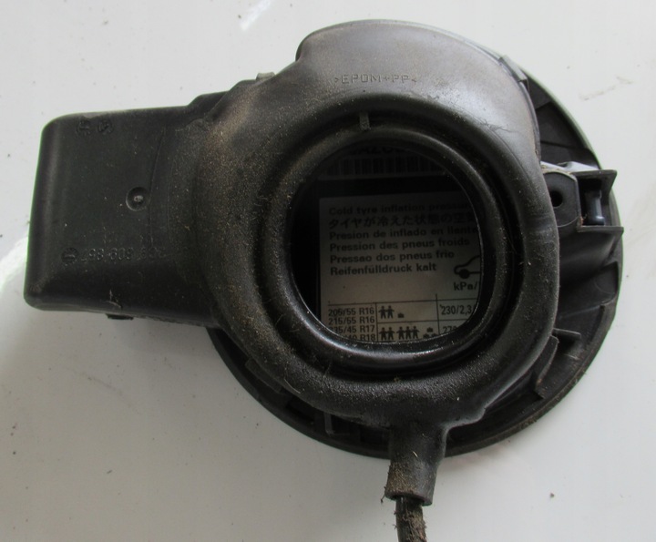 фото №3, Vwpassat b6 универсал крышка заливка топлива 1k0010497c