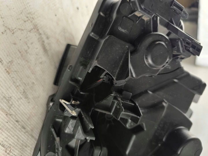 фото №13, Tesla модель y juniper 2025- лампа правая полный led - европа