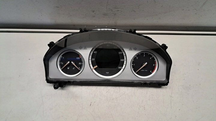 фото №1, Mercedes c w204 2.2 cdi приборы спидометр спидометр версия английская