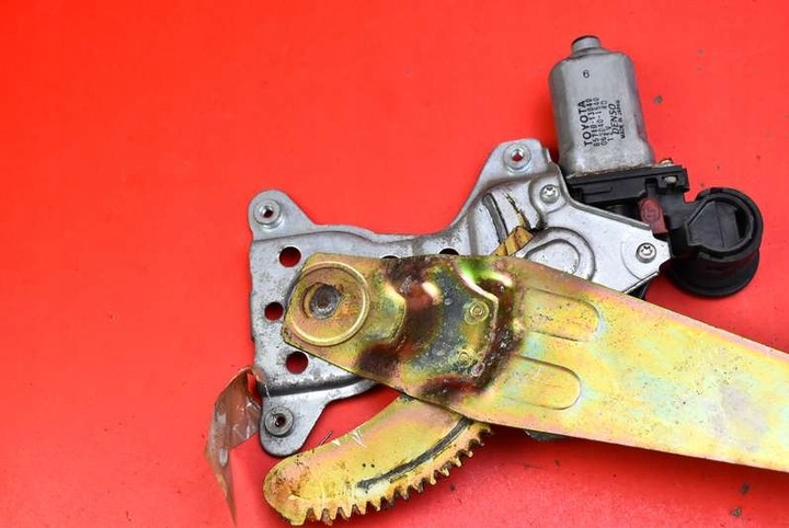 фото №8, Подъемник стекла левый зад 85710-13040 toyota corolla verso 1 i 01-06