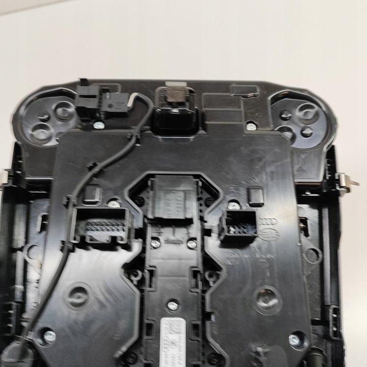 фото №7, Audi e-tron 2019 свет сиденья передней