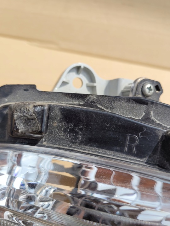фото №8, Поворотник поворотник правое mazda 3 iii bm 13-