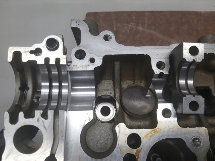 фото №10, Головка двигуна bez rys кермо 2.0b 16v cs170ab focus iii fusion cm5e-6090-bd