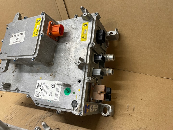 фото №8, Peugeot e 208 ii corsa f інвертор конвертер модуль 9842482880