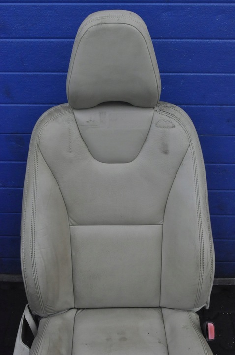 фото №3, Volvo xc60 i прокладка интерьера сиденья диван светлая кожа