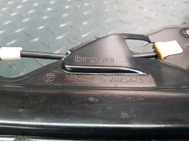 фото №7, Механізм опускання podnśnik скла лівий зад 7 075 673 bmw e61 дорестайлінг