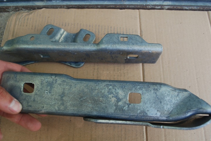 фото №7, Audi a1 ii 82a петля капота правый левый 82a823301 82a823302 оригинальный номер