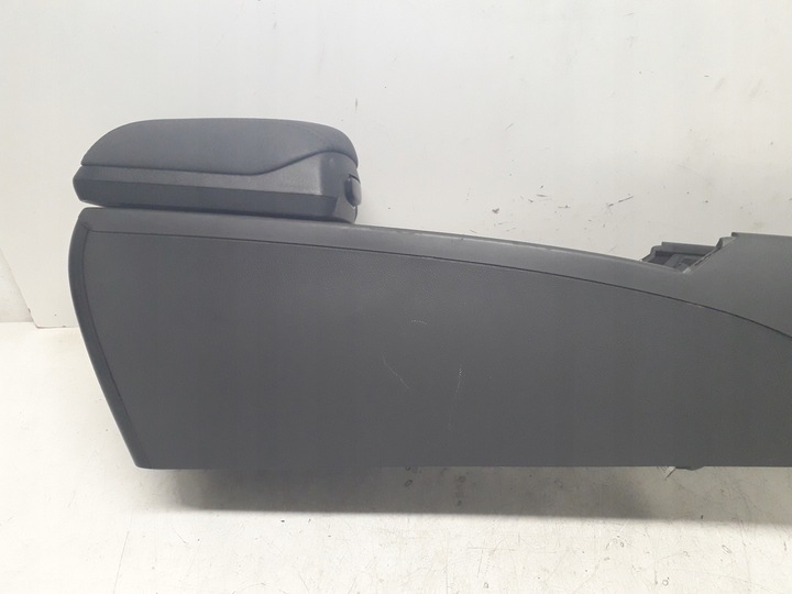 фото №10, Volvo v50 04-12 туннель средний бардачок подлокотник 8687408
