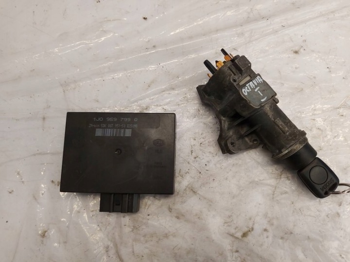 фото №11, Комплект стартовый компьютер спидометр 06a906019an skoda octavia i 1u2 1.6 8v