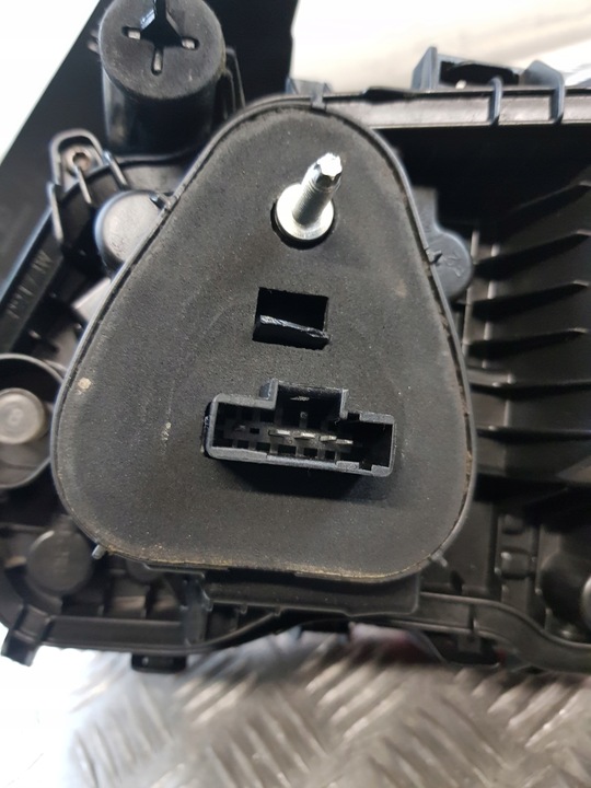 фото №11, Лампа левая зад оригинальный номер 9817301180 peugeot 301 рестайлинг 18r- европа