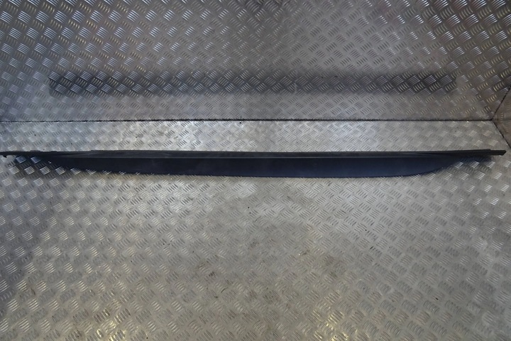 фото №1, Vw id.3 - планка порогова права