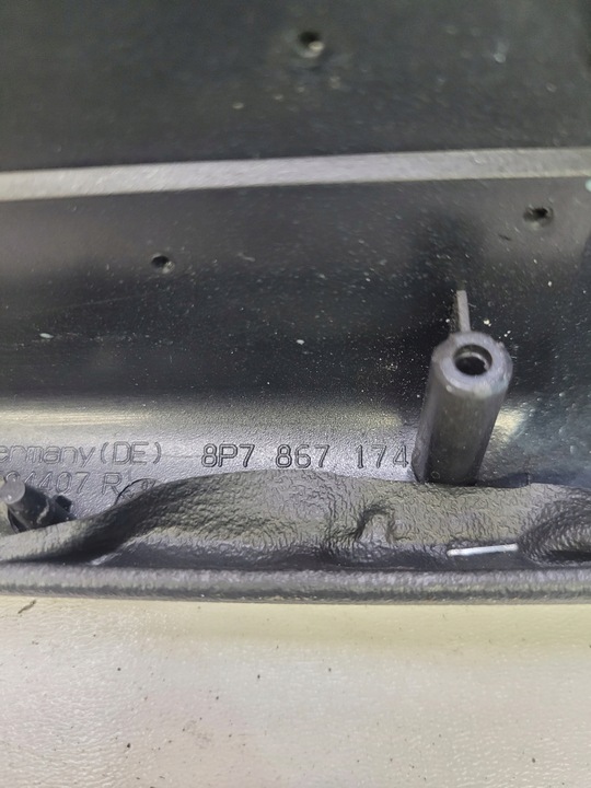 фото №7, Підлокітник правий перед audi a3 cabrio 8p7867174 європа