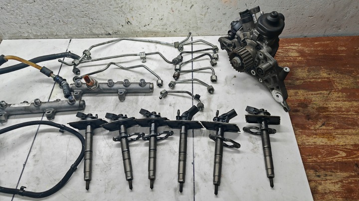 фото №9, Система паливний audi a4 b8 a5 8t a6 2.7 3.0 tdi v6 форсунки 059130755ab