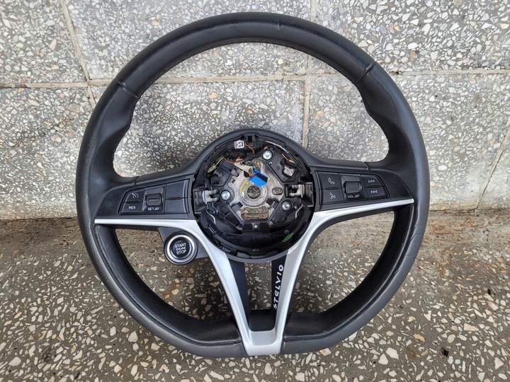 фото №1, Руль alfa romeo stelvio