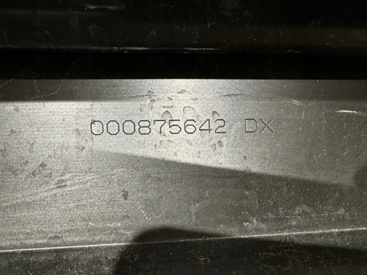 фото №13, Ferrari purosangue молдинг порогова поріг rh 875642