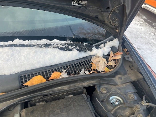 фото №2, Volvo c30 панель под лобовым стеклом 06-09 3d европа