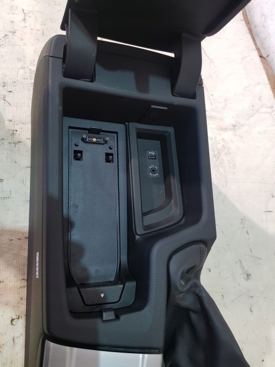 фото №12, Туннель средний кожа bmw f30 f31 eur aux usb