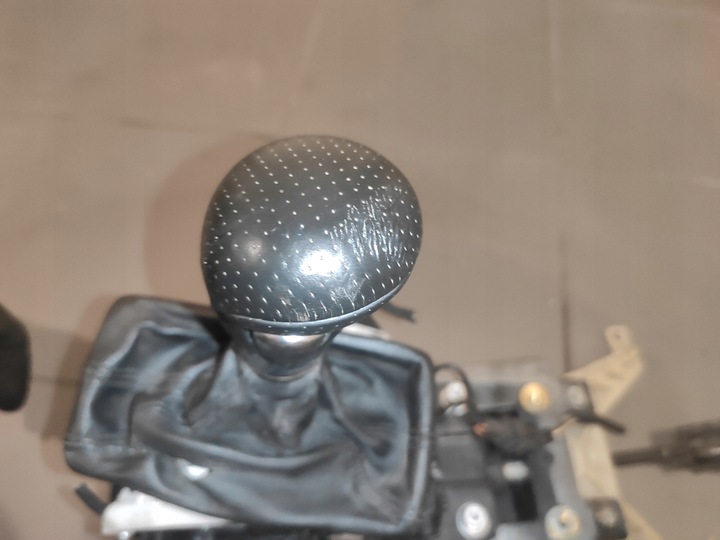 фото №10, Audi q7 4l 3.0tdi домкрат выборщик коробки передач автомат трос ручка англичанин