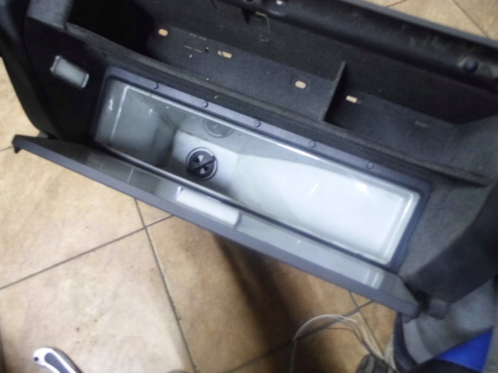 фото №6, Audi a4 b6 2.5tdi бардачок холодильник