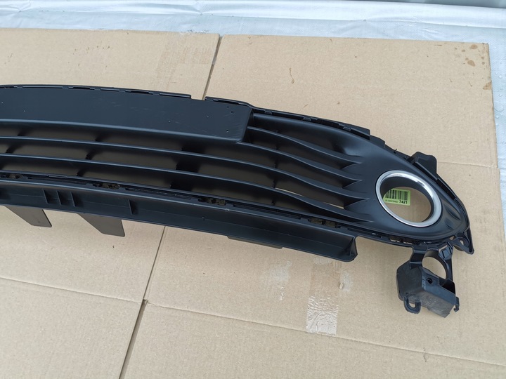 фото №8, Renault clio iv 12-16 середня решітка бампера передньої 622542958r