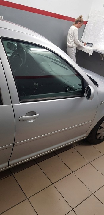 фото №1, Двері праві перед vw golf 4 iv колір la7w