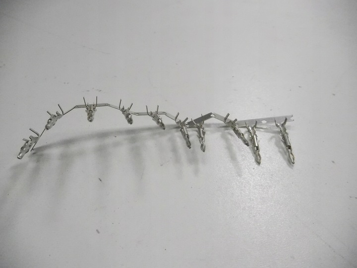 фото №8, Штекеры электрические renault оригинальный номер 7701997016