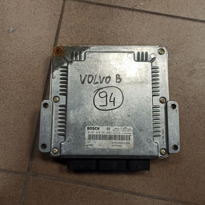 фото №1, Компьютер двигателя 0281010441 volvo v40 s40