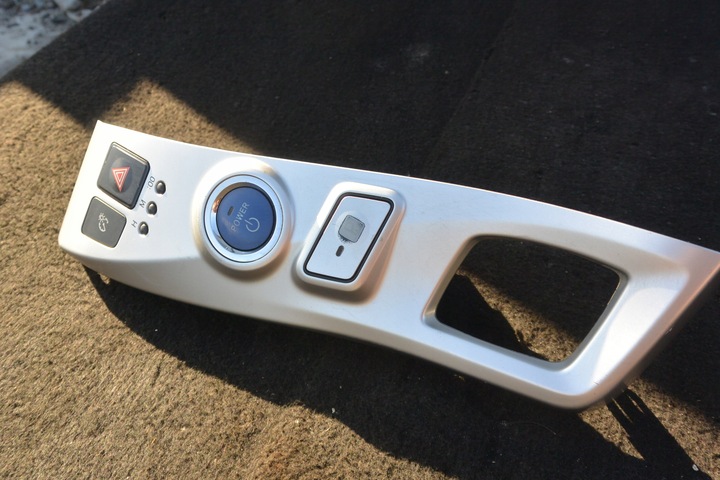 фото №1, Панель перемикачів кнопок старт-стоп dekor toyota prius plus + kpl eu