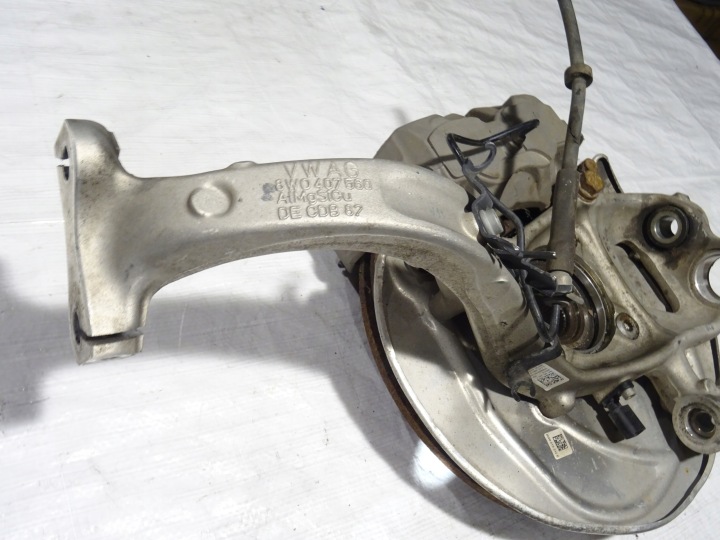 фото №8, Поворотна опора супорт диск перед права audi a4 b9 8w0 a5 ii 2.0 tfsi 8w0407560