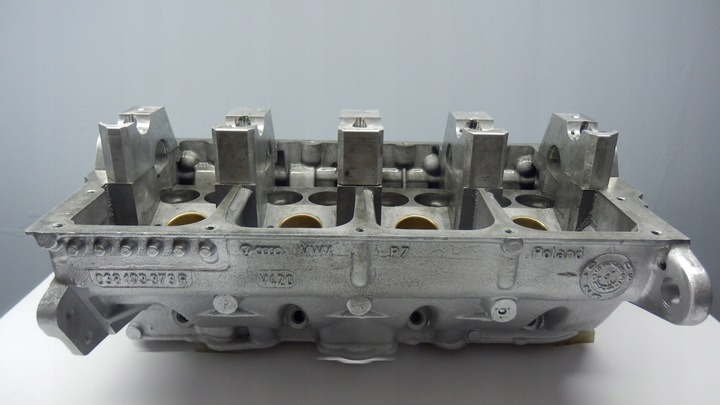 фото №1, Головка 038103373r 1.9 tdi 2.0 tdi новое втулки