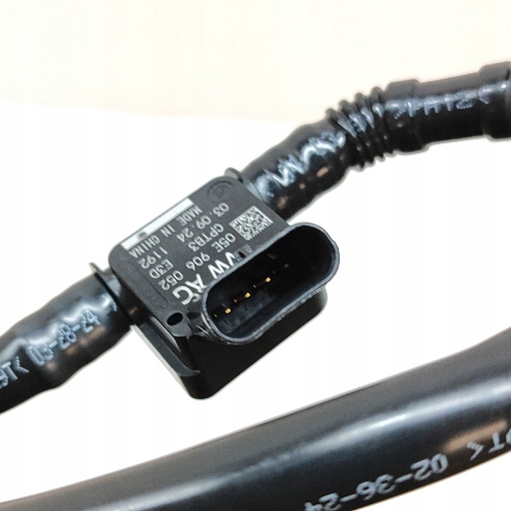 фото №6, Audi q2 - 2016 шланг / вентиляція картера вентиляції