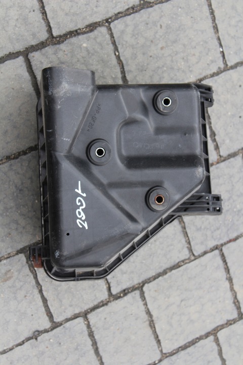 фото №8, Корпус фильтра воздуха auris e15 2.0 d4d