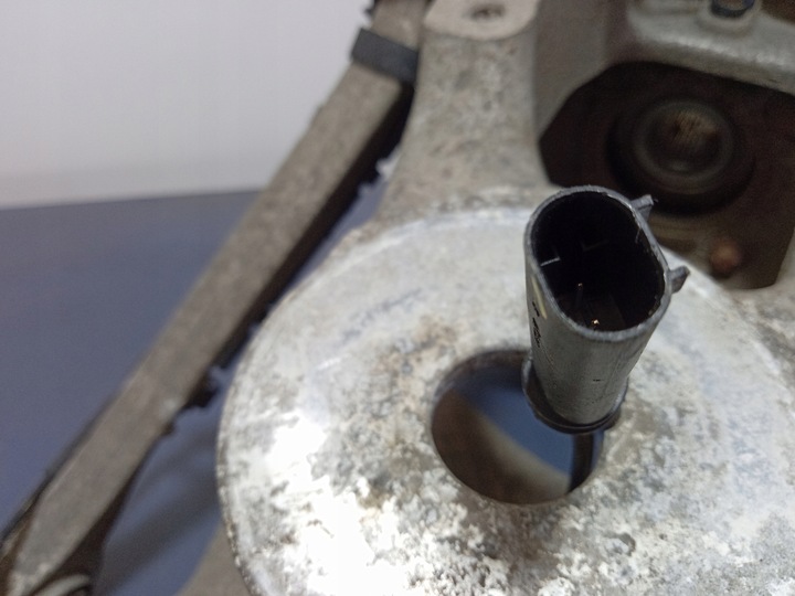 фото №4, Bmw x5 f15 2.0d поворотный кулак левая зад ступица