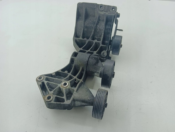 фото №6, Mercedes-benz b w245 2006 крепление генератора