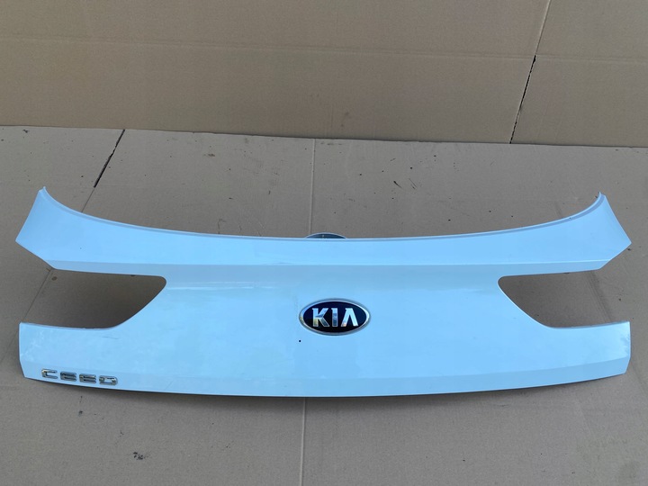 фото №1, Kia ceed iii 3 универсал sw накладка крышка зад