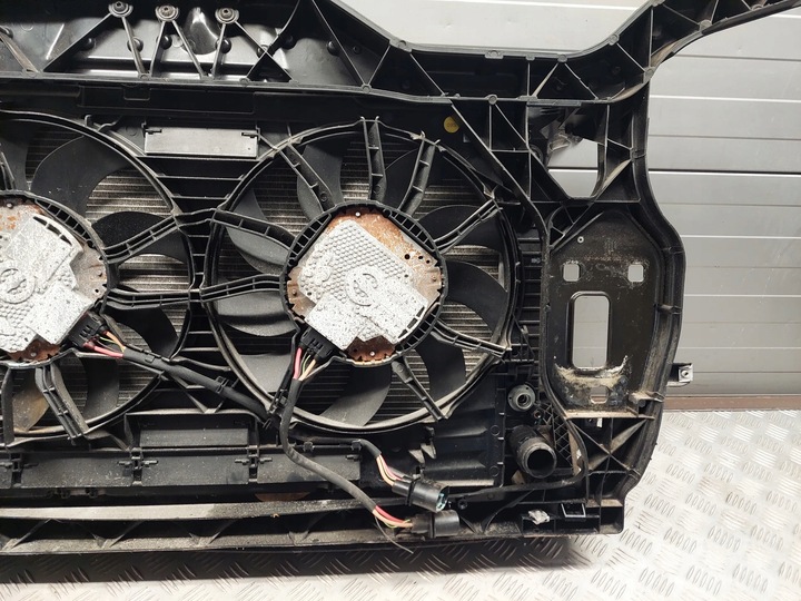 фото №16, Audi q5 3.0 tfsi 260kw 4g0145804d з спереду радіатор води
