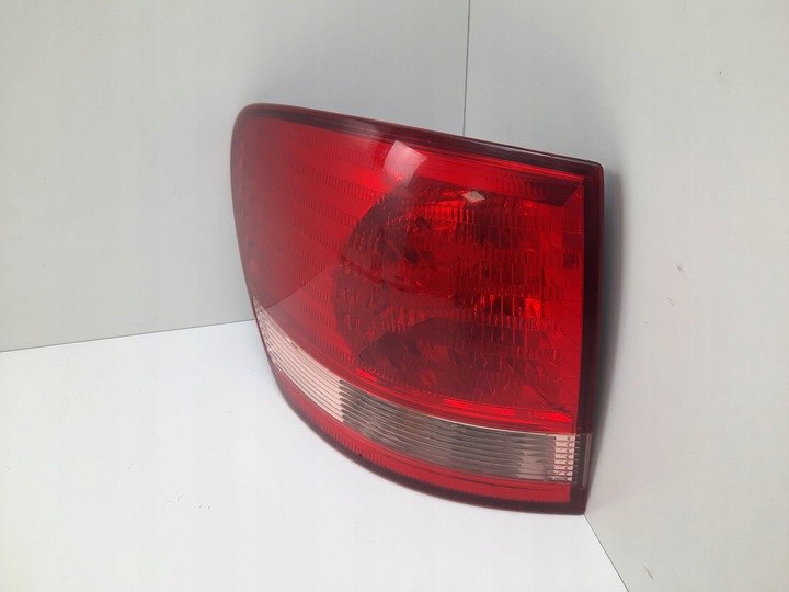 фото №10, 2002 toyota avensis verso лампа задня