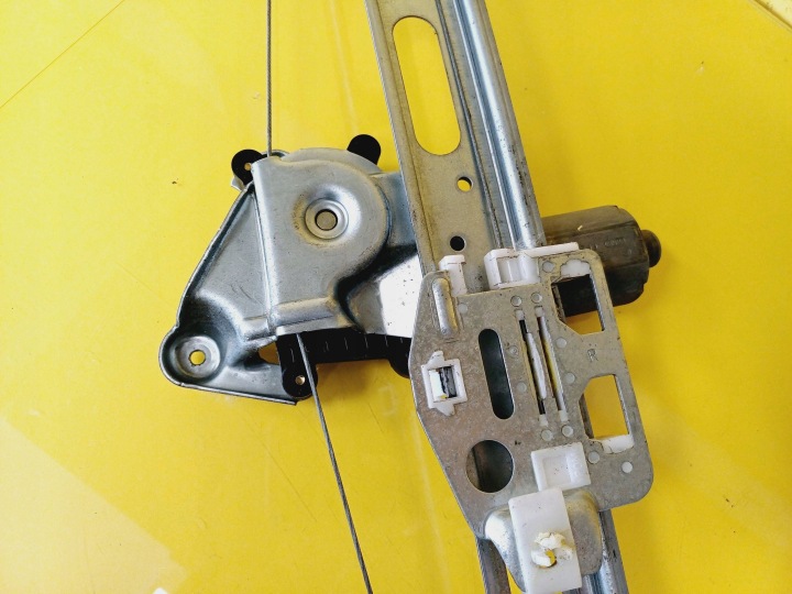 фото №6, Подъемник стекло правое перед mercedes w168 2 pin 0130821672 nr283
