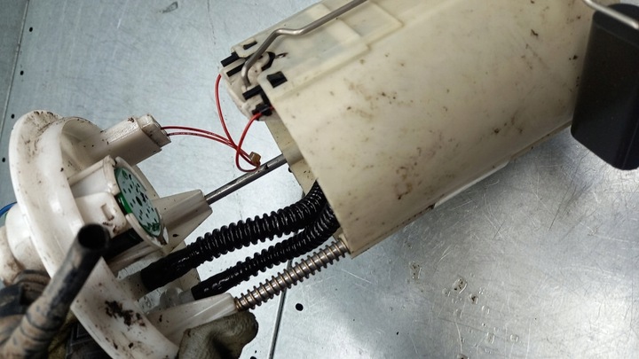 фото №8, Насос пального toyota avensis t25 2.0d 05r універсал 0580300013