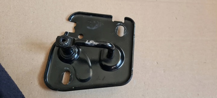 фото №3, S3 8y a3 замок капота засов перед 81a823185a q3 83a