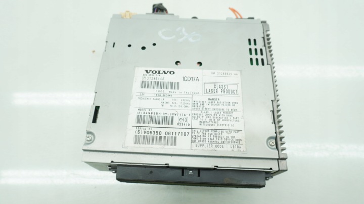 фото №7, Volvo c30 рестайлинг магнитола считыватель cd 31285448 v50 s40 ii
