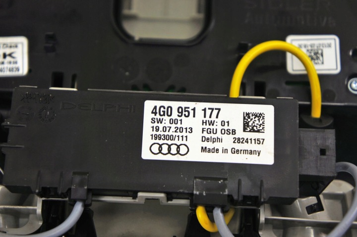 фото №6, Kn192 audi a6 c7 лампа потолок перед 4g0951177