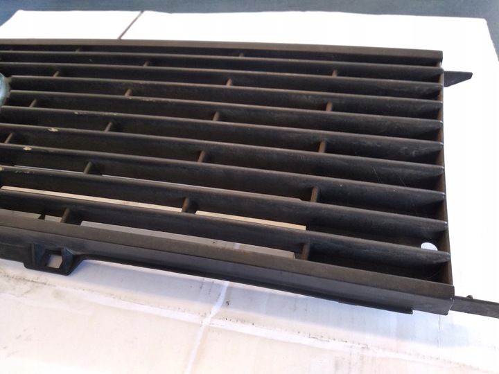 фото №16, Решётка решётка радиатора перед vw jetta i mk1 161853653b оригинал.