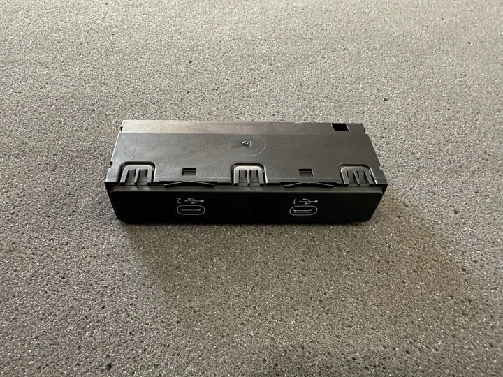 фото №1, Гніздо port usb c audi a6 a7 c8 оригінал 4n1035736