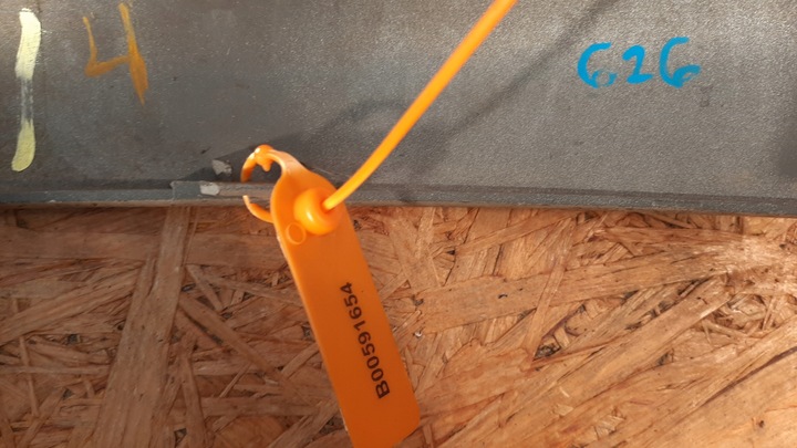 фото №7, Mazda 626 универсал планка защита накладка бампера левый зад g18k-50b51